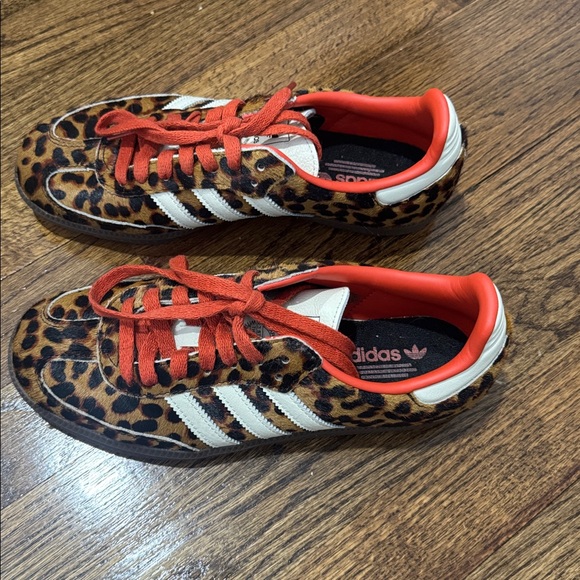 Adidas - Picture 2 of 5